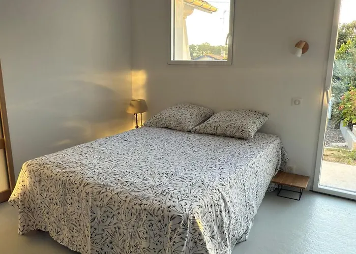 Grand Mitoyen, Calme Et Independant - Foret Et Plages A